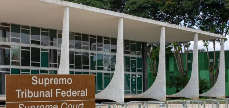 STF tem maioria para retirar mandato de sete deputados federais