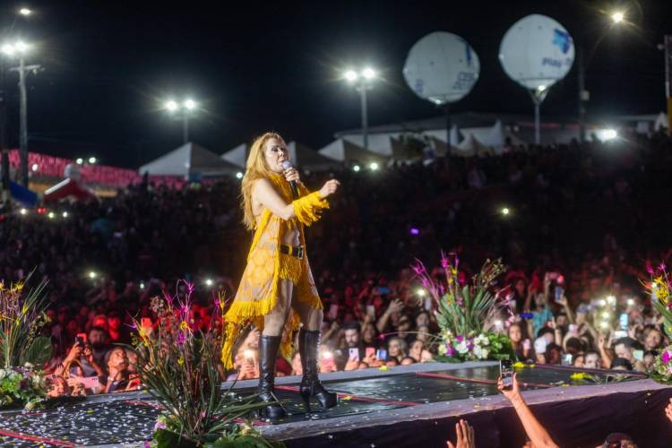 Joelma arrebata corações dos figueiredenses e visitantes na segunda noite da Festa do Cupuaçu 2024; rainha do evento é coroada