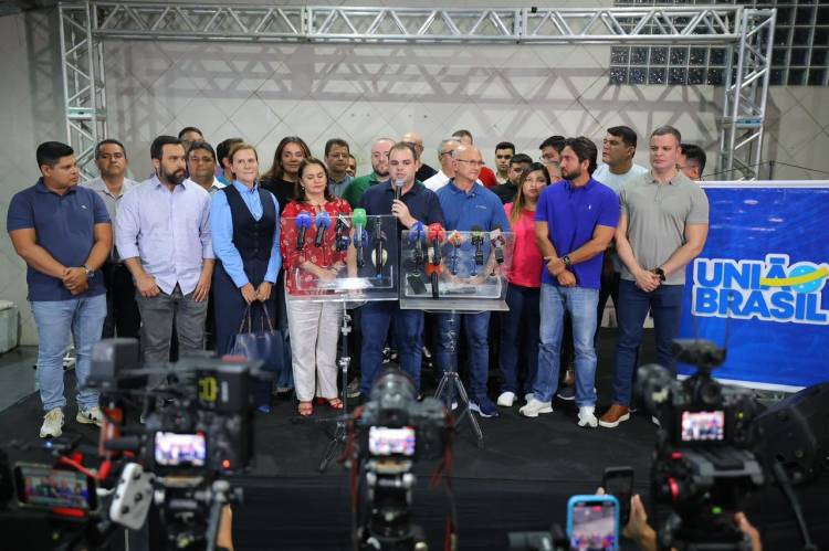 Roberto Cidade anuncia Coronel Alfredo Menezes como pré-candidato a vice-prefeito de Manaus