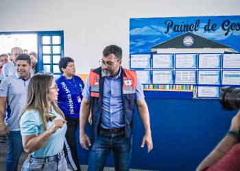 Após solicitação da prefeita Marina Pandolfo, Governador e Deputados chegam em Nhamundá e anunciam medidas de ajuda às famílias atingidas pelo incêndio no