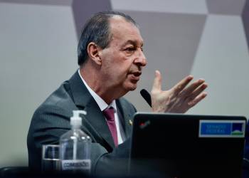 Senador Omar defende concurso público automático para a Polícia Federal em caso de déficit de 5% do efetivo