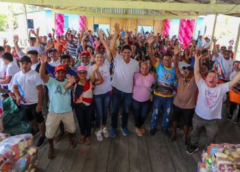 Mateus Assayag realiza adesivaço e inicia campanha para prefeito de Parintins