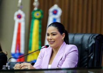 Deputada Mayra Dias tem mais 4 projetos de lei aprovados pela Aleam