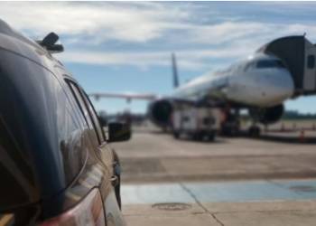 Voo internacional desvia destino após passageiro bater na esposa e ameaçar tripulação