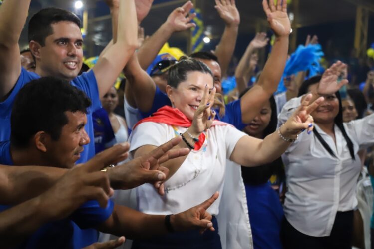 Marina Pandolfo mobiliza apoiadores em adesivaço nesta quinta-feira em Nhamundá