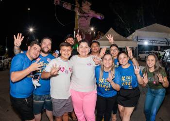 Patrícia Lopes dá início a campanha à reeleição com adesivaço na madrugada desta sexta-feira