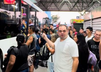 Em situação precária, T4 expõe estado de abandono dos terminais de ônibus de Manaus, diz Roberto Cidade
