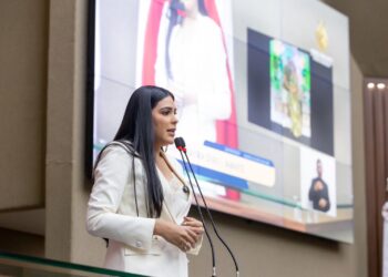 Mayra Dias repudia decisão do comando da PM e do Estado por transferências de policial cuja esposa estava com gestação de risco