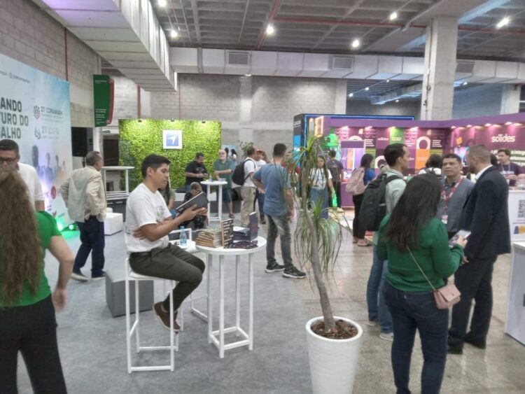 Primeiro dia do 21º CONAMARH tem destaques em liderança e LGPD