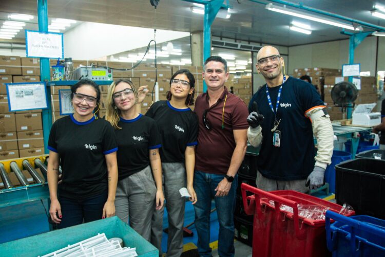 Em visita à Elgin, David Almeida trata das articulações para garantir os empregos na Zona Franca de Manaus