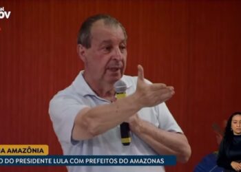 Em agenda ao lado de Lula, senador Omar volta a cobrar reconstrução da BR-319