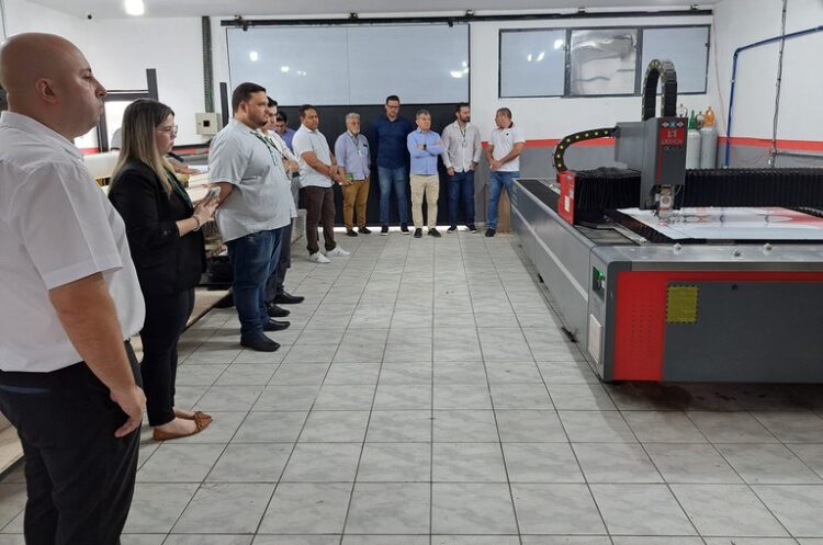 Suframa conhece unidade produtiva da Maxpower da Amazônia — Suframa