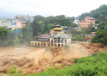 As inundações mortais no Nepal desencadeiam apelos à adaptação climática