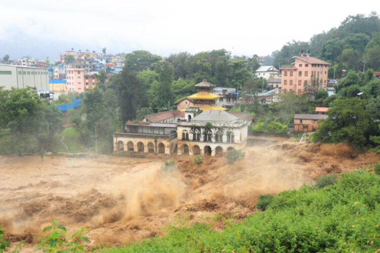 As inundações mortais no Nepal desencadeiam apelos à adaptação climática