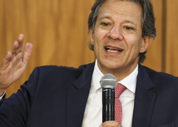 Haddad diz que governo pode rever projeção para o PIB