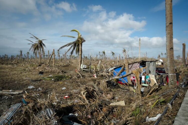Mudanças climáticas impulsionam aumento nas chuvas, 'tufões de Natal' nas Filipinas