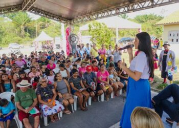 Mayra retorna “Ação em Dias” com atendimentos no Residencial Parintins