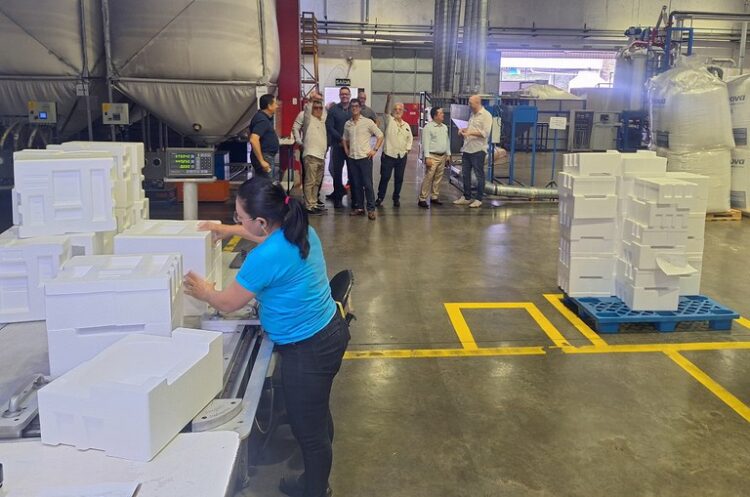 Suframa visita instalações da PAM Plásticos — Suframa