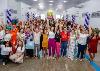 Novembro Roxo: Deputada Mayra Dias fortalece rede de apoio para mães por meio do Projeto Maternar