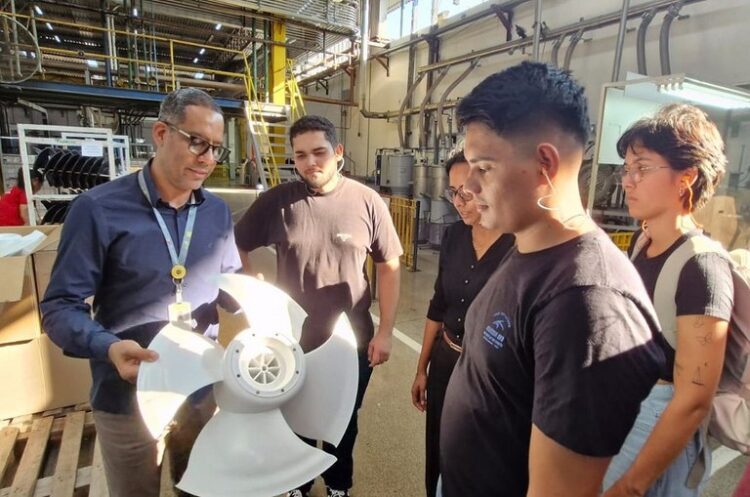 Acadêmicos do oeste do Pará visitam fábrica do PIM pelo programa ‘Zona Franca de Portas Abertas’ — Suframa