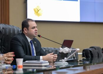 Roberto Cidade pede apoio à Sedel na cobrança para cumprimento de Lei de sua autoria que amplia proteção de crianças e adolescentes