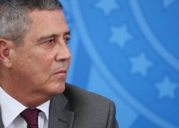 Lula diz que presunção de inocência de Braga Netto deve ser respeitada