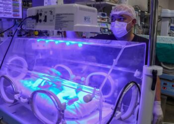 SES-AM inova no diagnóstico de icterícia neonatal, com uso de equipamento de ponta na Maternidade Ana Braga