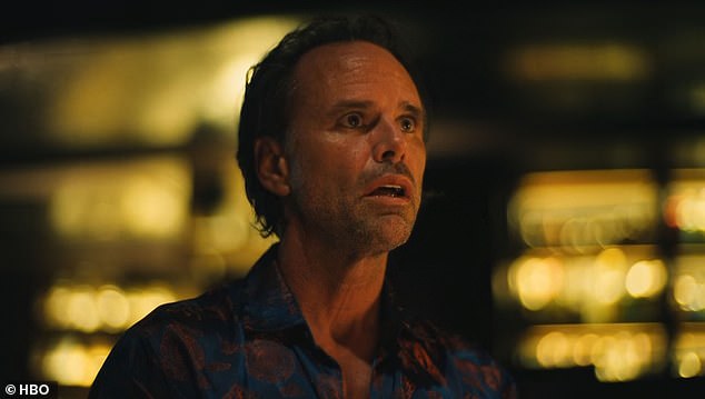 No quinto episódio da temporada da temporada da Tailândia, Rockwell chocou os espectadores não apenas quando apareceu aleatoriamente, mas também durante sua cena com o personagem excêntrico de Walton Goggin, Rick