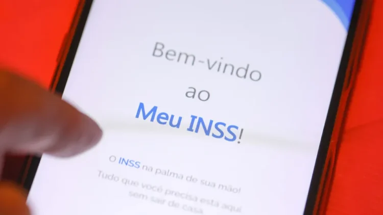 INSS erra em pelo menos 10% dos pedidos negados, diz TCU