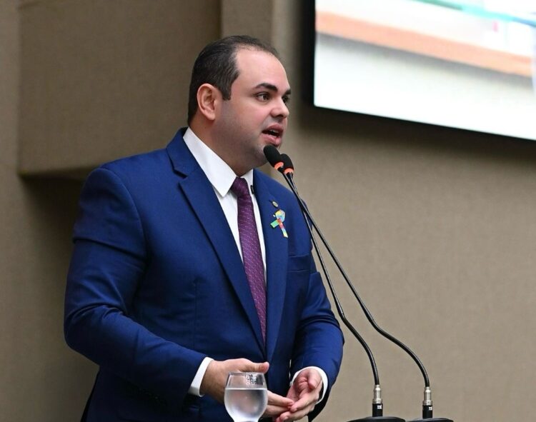 Roberto Cidade apresenta PL que fortalece legislação de combate a crimes virtuais