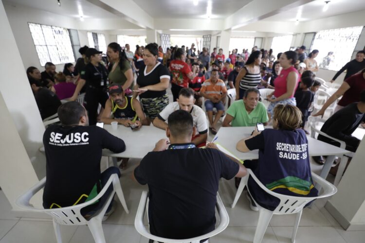 Governo do Amazonas mobiliza secretarias para apoiar famílias atingidas pelas fortes chuvas