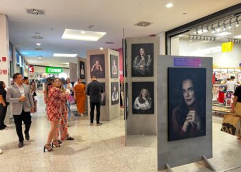 Palácio da Justiça recebe exposição fotobiográfica que retrata mais de 80 personalidades do Amazonas