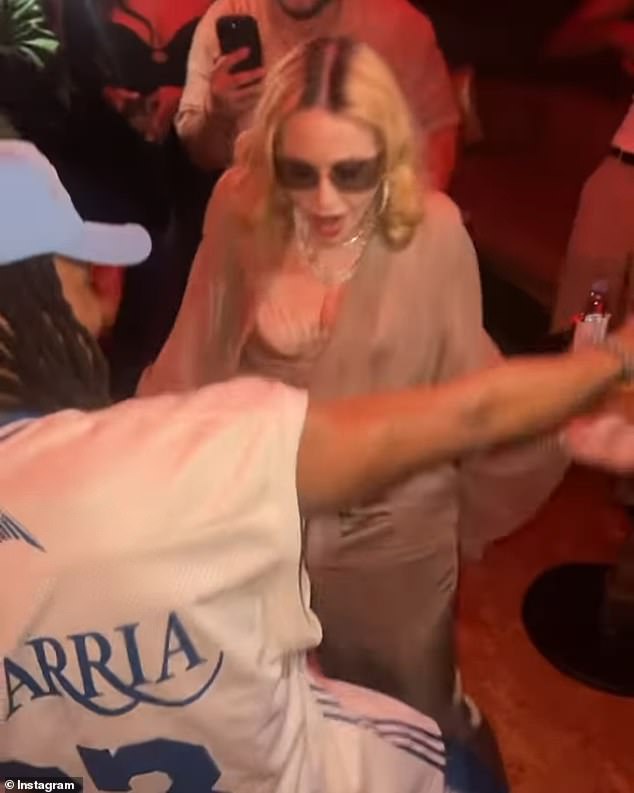 Akeem, um ex -jogador de futebol da faculdade, conheceu Madonna em agosto de 2022, embora seu romance não tenha sido confirmado até quase dois anos depois