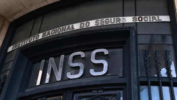 STF muda julgamento da revisão da vida toda do INSS e aposentados podem ter nova derrota