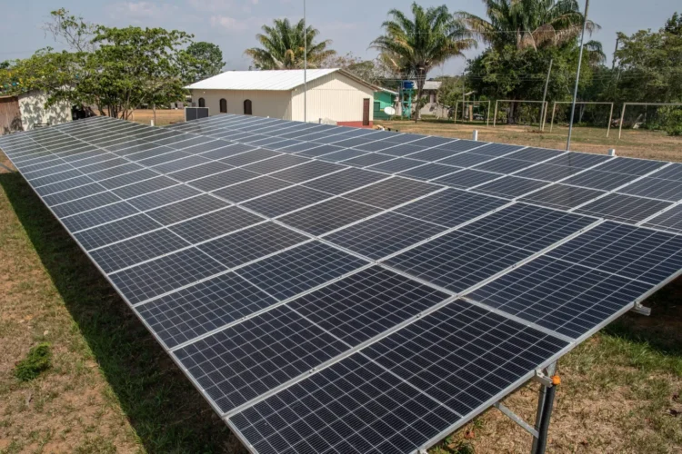 No Dia Mundial da Energia, Fundação Amazônia Sustentável destaca transformação de comunidades amazônicas com energia solar limpa e sustentável - FAS