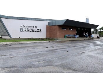 Governador Wilson Lima inaugura nova pista do aeroporto de Barcelos, ampliando capacidade operacional do terminal