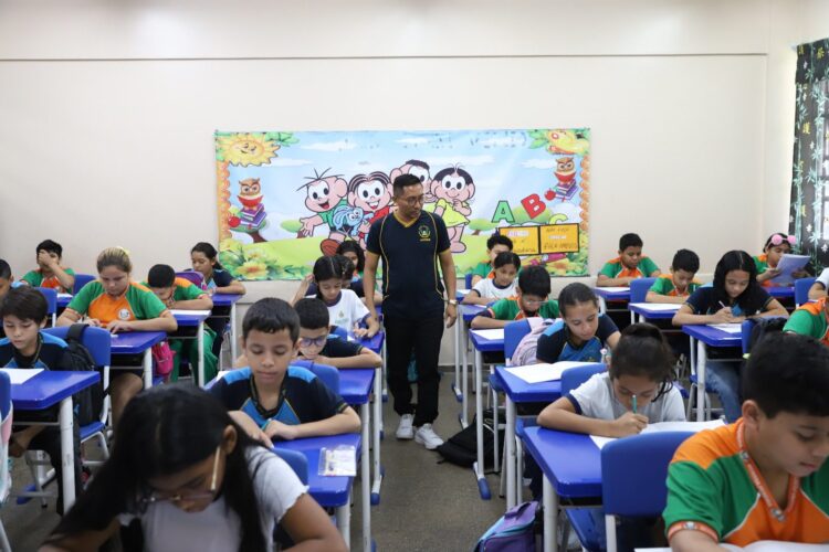 Rede estadual realiza Dia D da Avaliação de Verificação da Aprendizagem do Amazonas