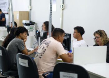 Sine Amazonas divulga 216 vagas de emprego para segunda-feira