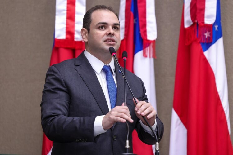 Lei de Roberto Cidade amplia direitos e promove mais qualidade de vida às mulheres acometidas por endometriose