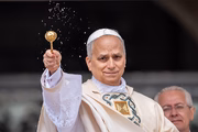 Papa Leão XIV durante missa inaugural de seu pontificado