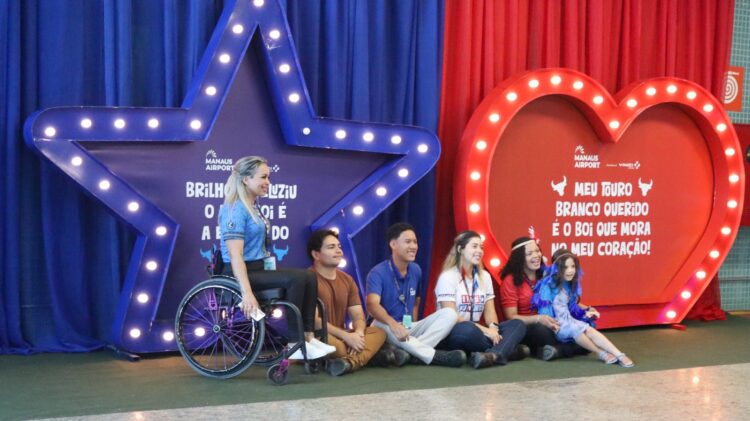 Festival de Parintins 2025: Amazonastur inaugura exposição “Embarque na Magia de Parintins” no aeroporto de Manaus