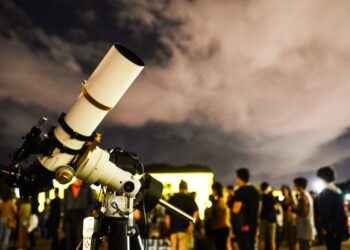 Alinhamento com a Lua torna estrelas Spica e Antares mais visíveis