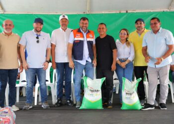 Governador Wilson Lima fortalece setor primário e fomenta empreendedorismo feminino em Anamã