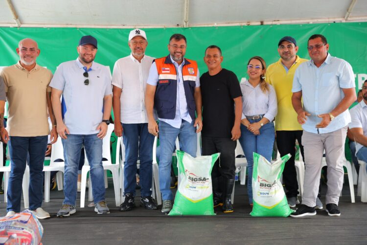 Governador Wilson Lima fortalece setor primário e fomenta empreendedorismo feminino em Anamã