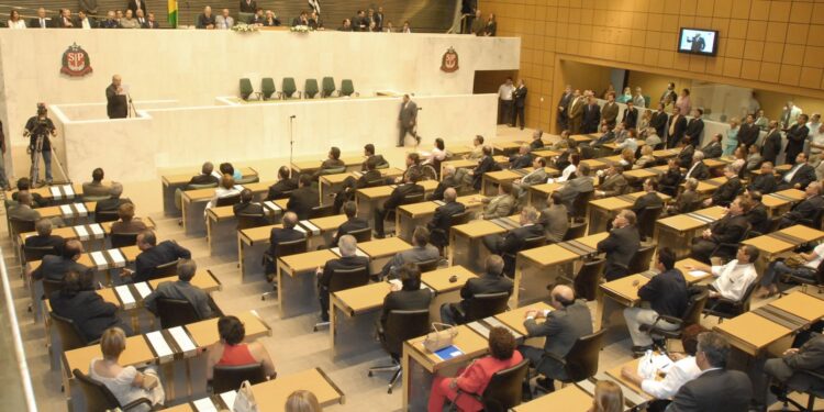 Polícia Civil vai investigar ameaças de morte a deputadas de SP