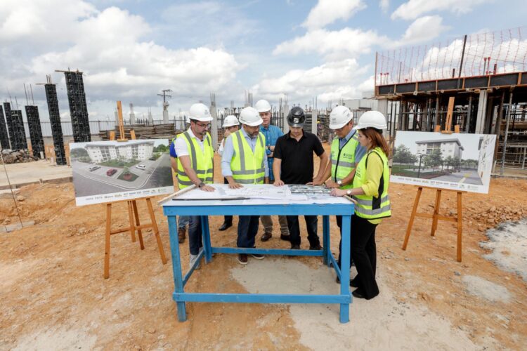 Governador Wilson Lima vistoria obras do Residencial Novo Aleixo, na zona norte de Manaus