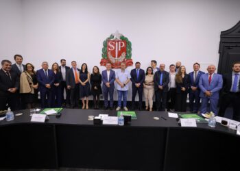 Governadores Wilson Lima, Tarcísio de Freitas e Mauro Mendes reúnem-se com membros da associação que representa secretarias estaduais de Meio Ambiente