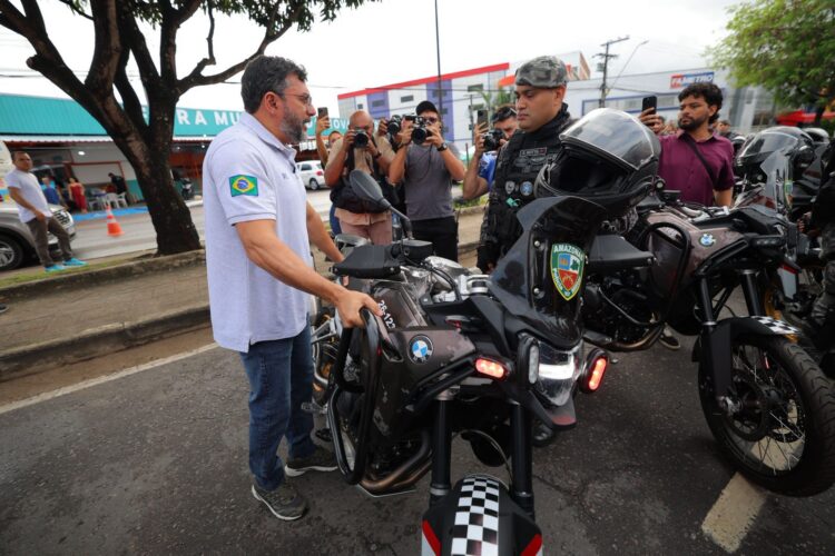 Governador Wilson Lima entrega 100 motocicletas para reforçar policiamento tático da Rocam