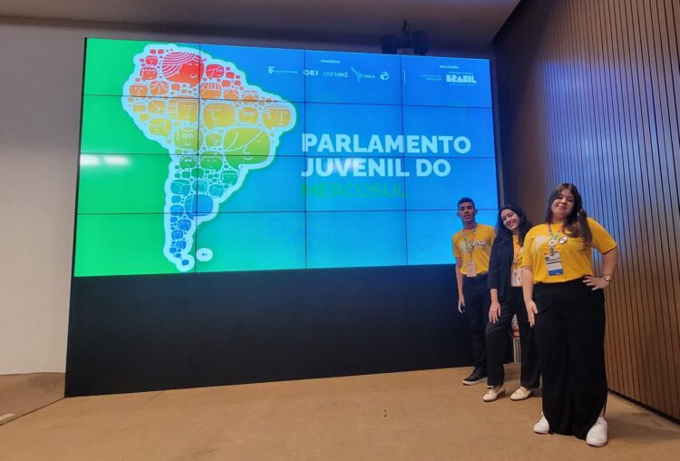 Estudante da rede estadual é selecionada para etapa internacional do Parlamento Juvenil do Mercosul