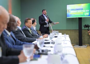 Governador destaca apoio ao comércio durante estiagem e reforça injeção de R$ 1,5 bilhão na economia com pagamento do 13º